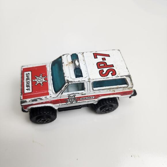 Mixed Lot of Matchbox Vehicles Various Dates 1983 to Current 5 Cars & 1 Airplane - Picture 5 of 15